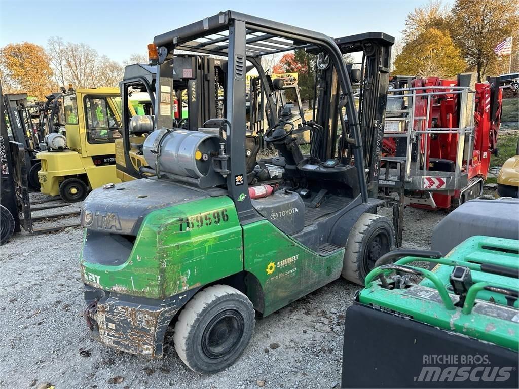 Toyota 8FGU30 Gaffeltrucker - Annet