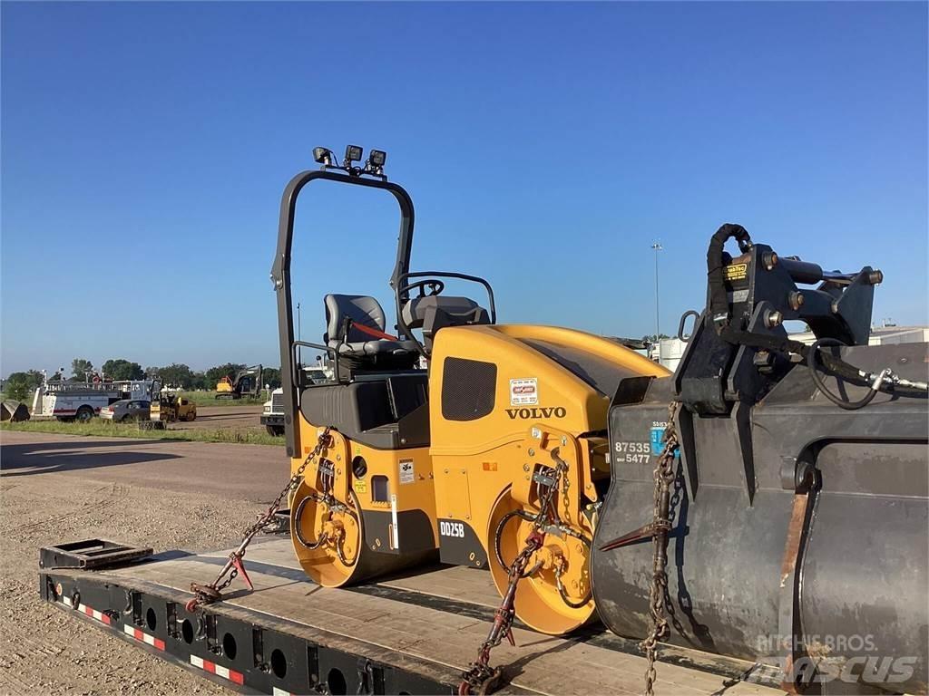 Volvo DD25B Tandem Valser