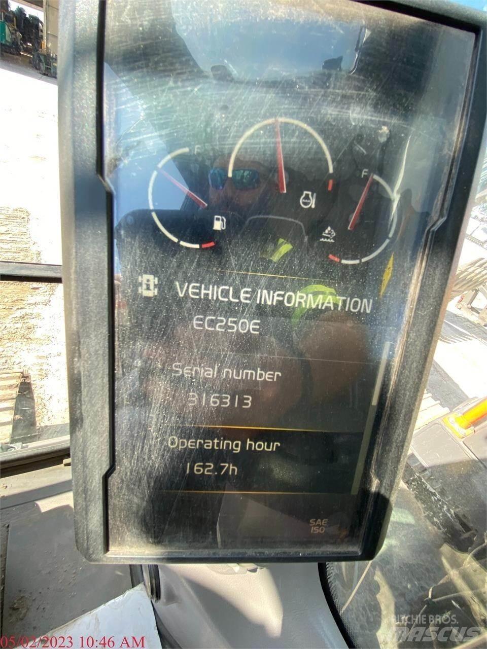 Volvo EC250EL Beltegraver