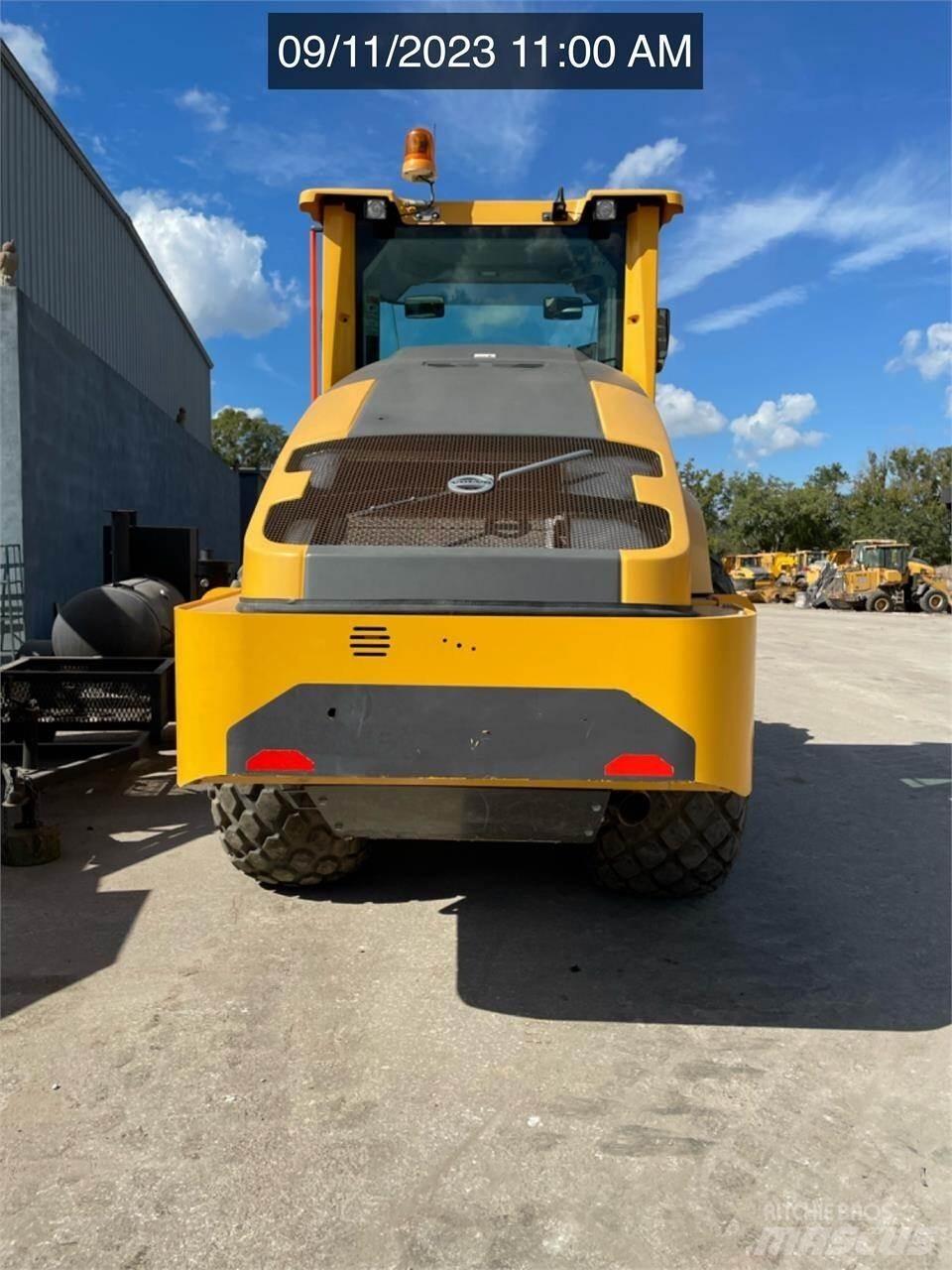 Volvo SD115B Tandem Valser