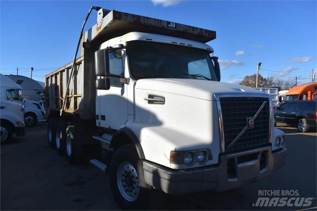 Volvo VHD84B200 Tippbil