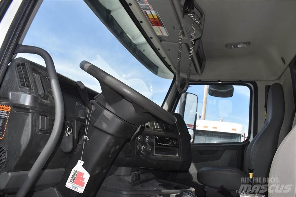 Volvo VHD84B300 Tippbil