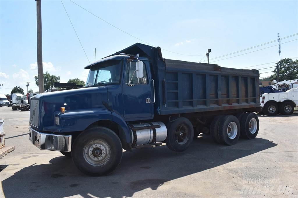 Volvo WG64T Tippbil