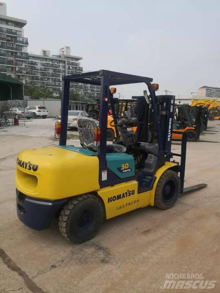 Komatsu FD 30 T-14 Diesel Trucker