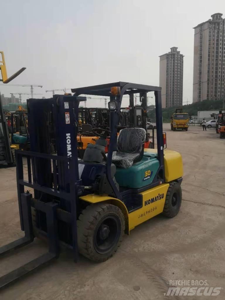 Komatsu FD 30 T-14 Diesel Trucker