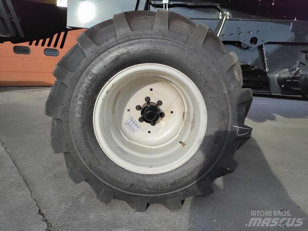 New Holland TC 5.90 Skurtreskere