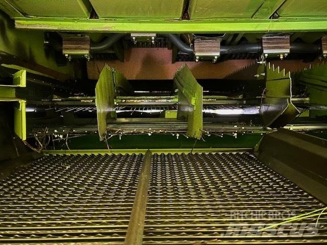 CLAAS Mega 208 Skurtreskere