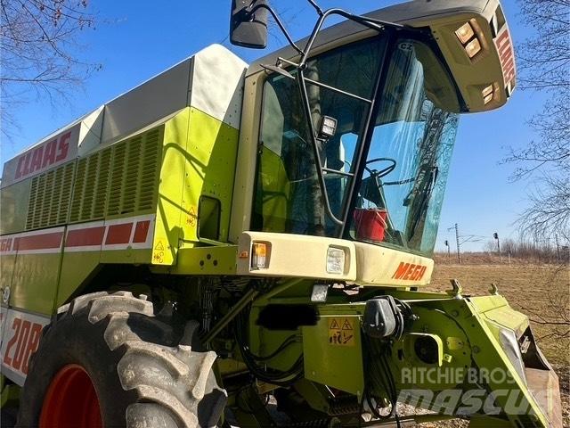 CLAAS Mega 208 Skurtreskere