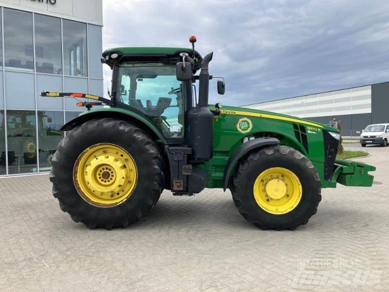 John Deere 8270 R Traktorer
