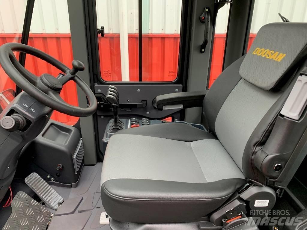Doosan D160S-7 Diesel Trucker