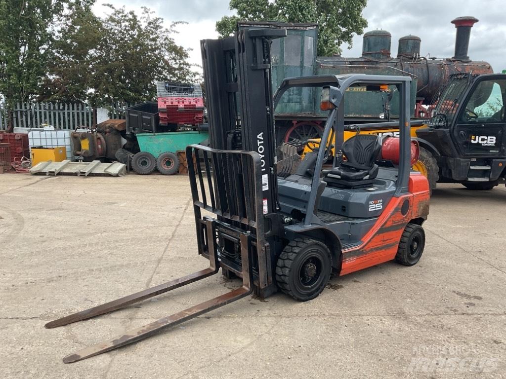 Toyota 02-8FGF25 Propan trucker