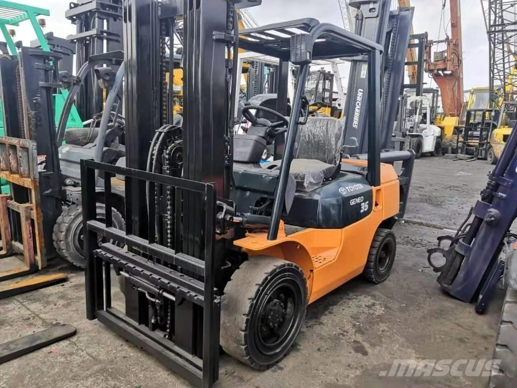 Toyota 3.5 ton Diesel Trucker
