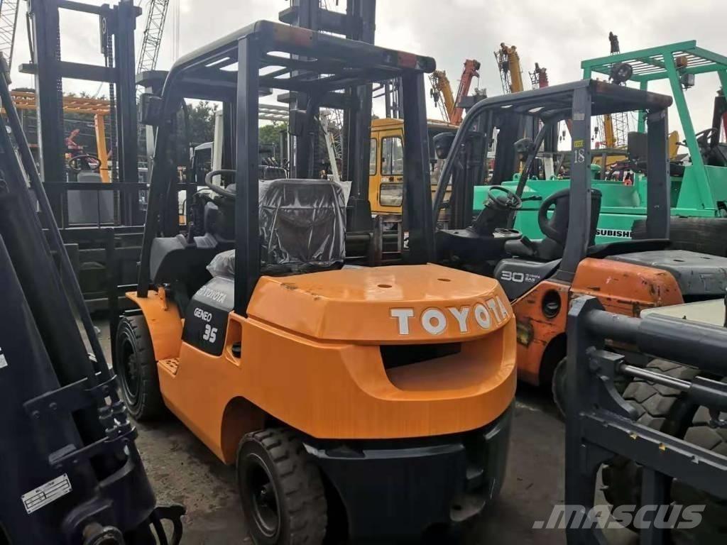 Toyota 3.5 ton Diesel Trucker