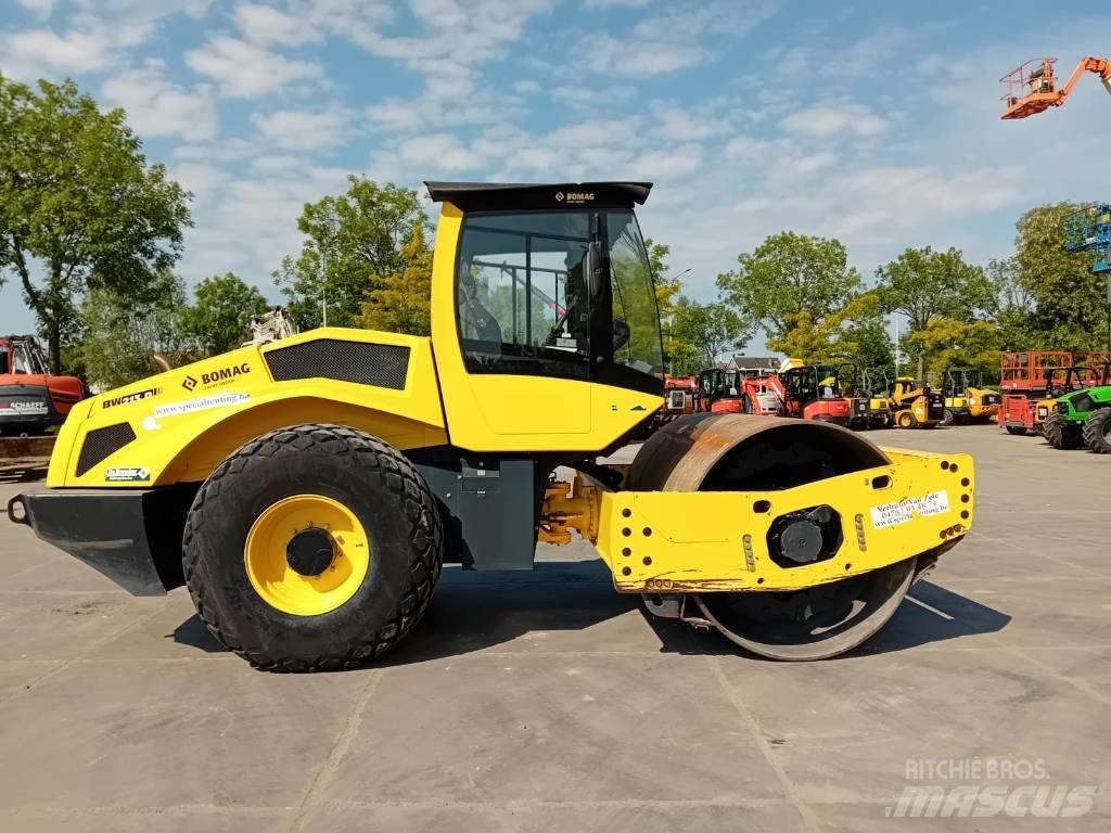 Bomag BW 213 D-5 Hjullaster til komprimering