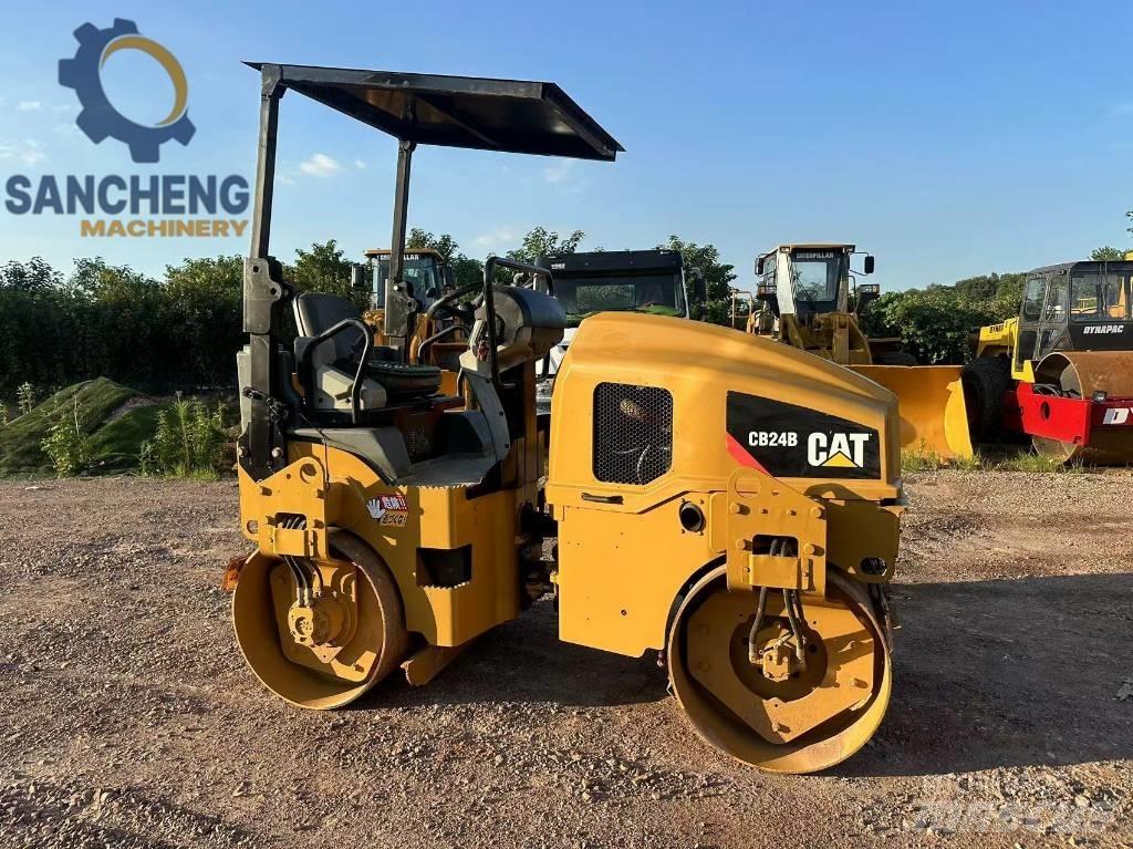 CAT CB24B Tandem Valser