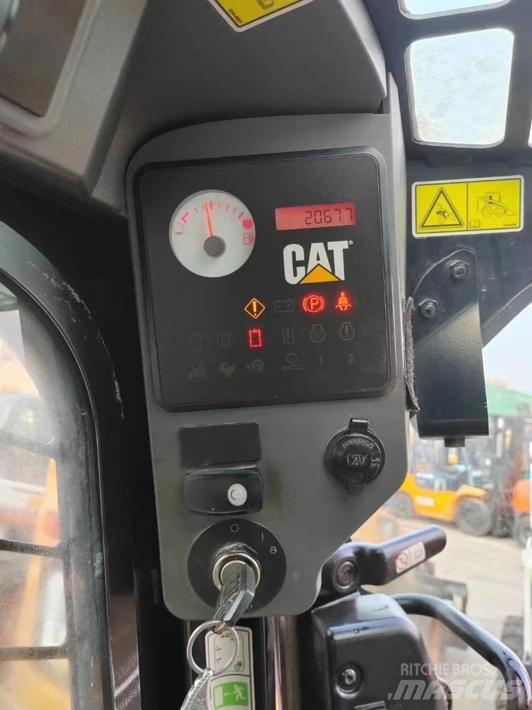 CAT 246 C Kompaktlastere