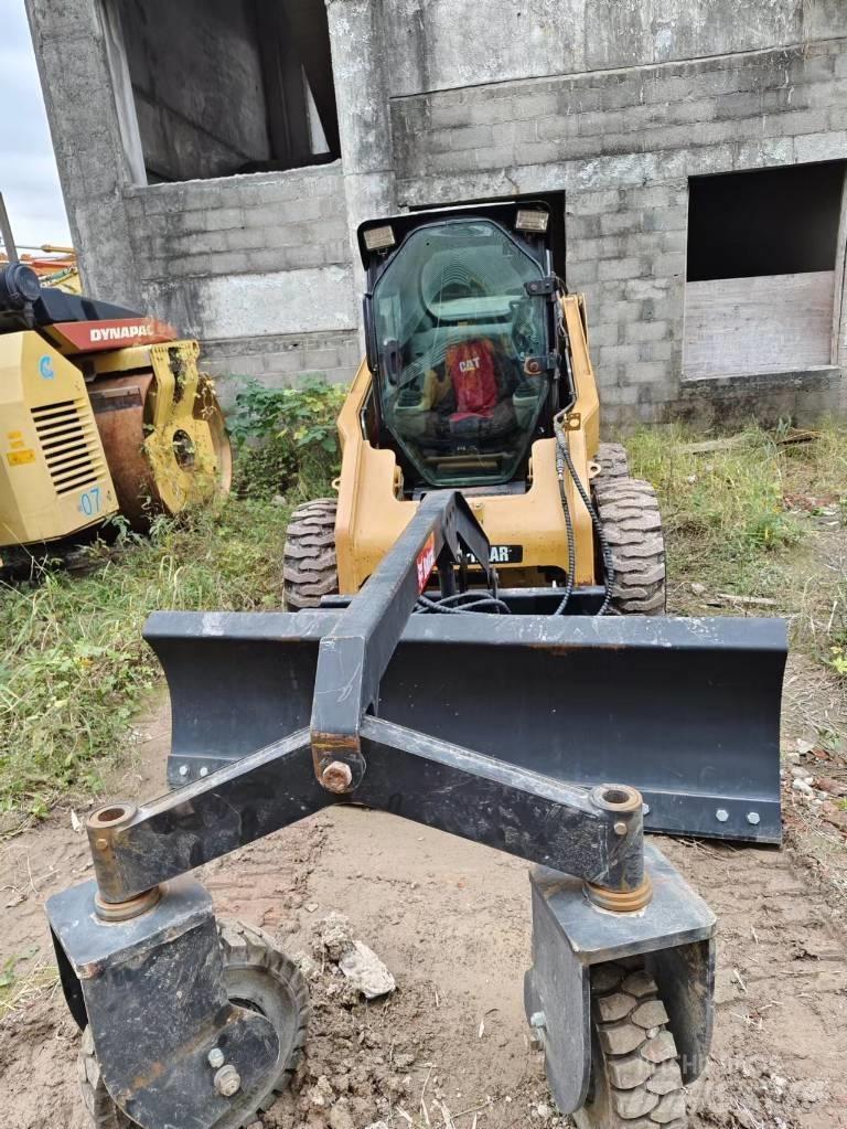 CAT 246C Kompaktlastere