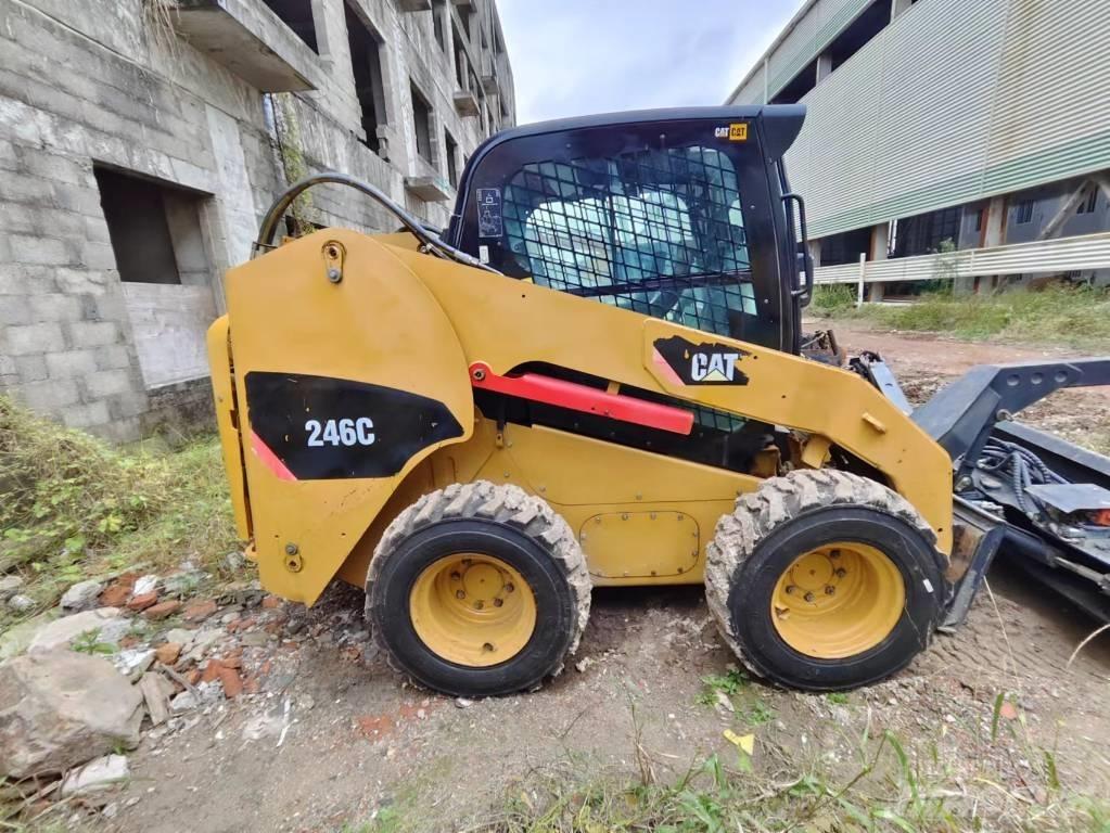 CAT 246C Kompaktlastere