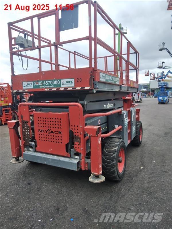 SkyJack SJ 8841 RT Sakselifter