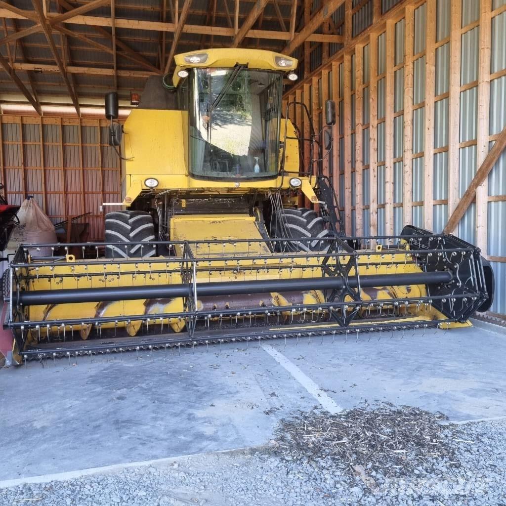 New Holland TC 5070 Skurtreskere