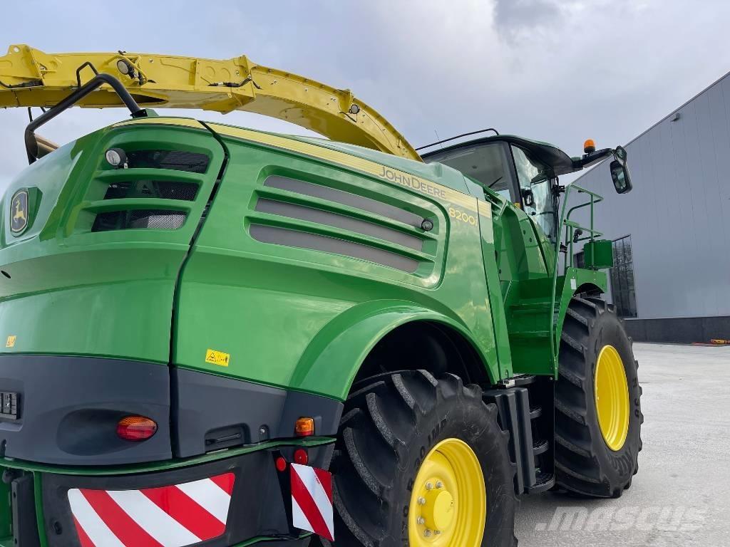 John Deere 8200 Skurtreskere