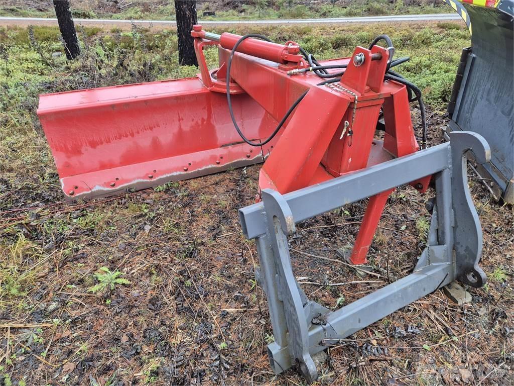  Traktorin takalana Veiskraper
