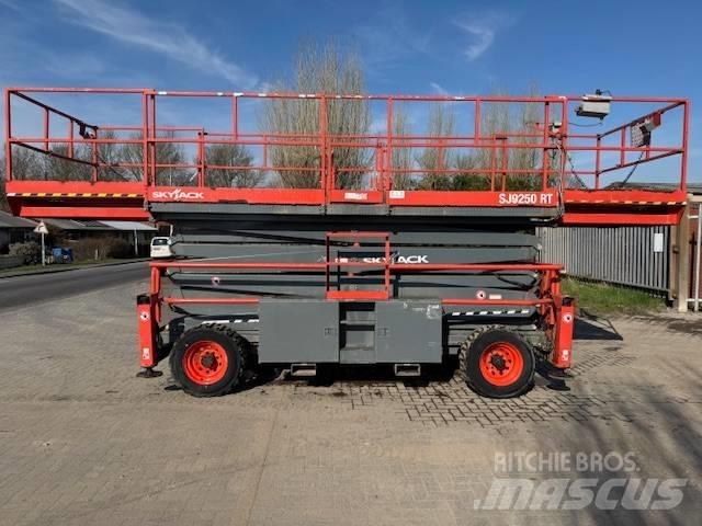 SkyJack SJ 9250 RT Sakselifter