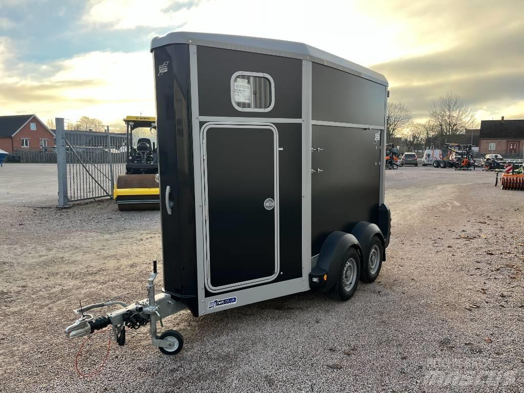 Ifor Williams HB 403 Dyretransport semi-trailer