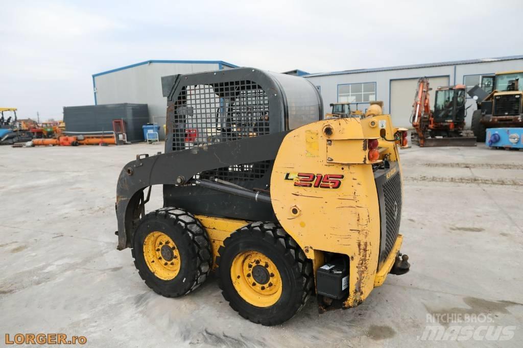 New Holland L 215 Kompaktlastere