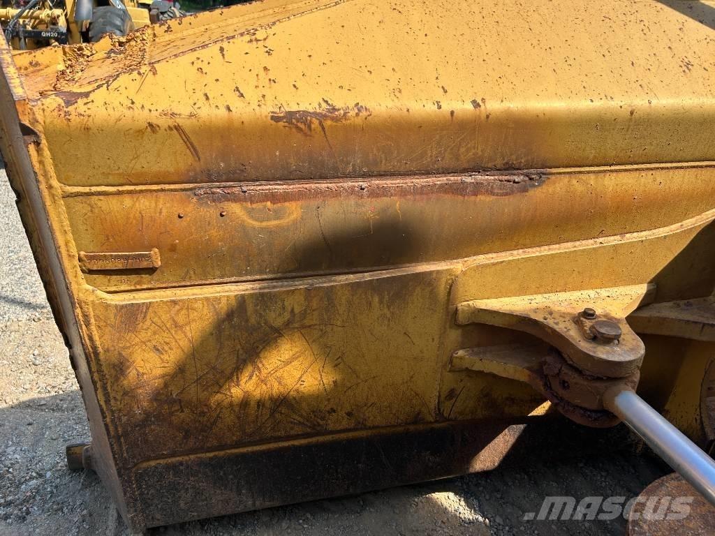 CAT D 5 N XL Dozere Beltegående