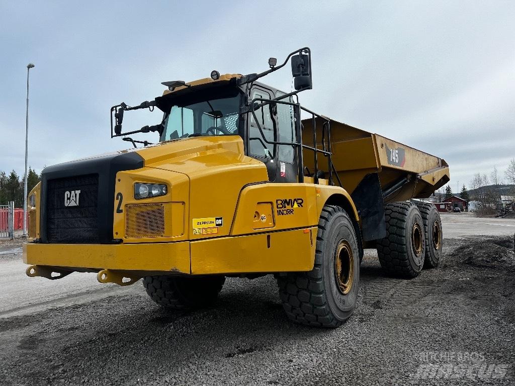 CAT 745 Rammestyrte Dumpere