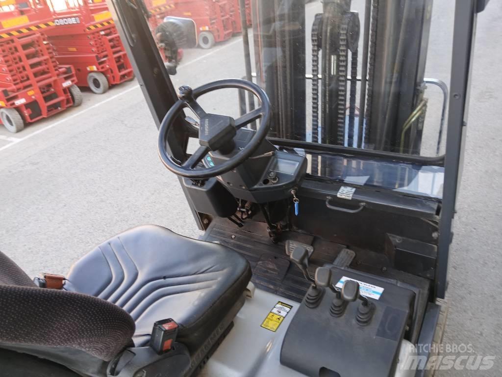 Nissan Q02 L 20 CU Elektriske trucker