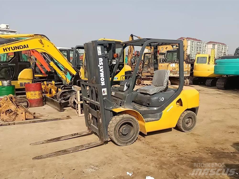 Komatsu FD 30 T-16 Diesel Trucker