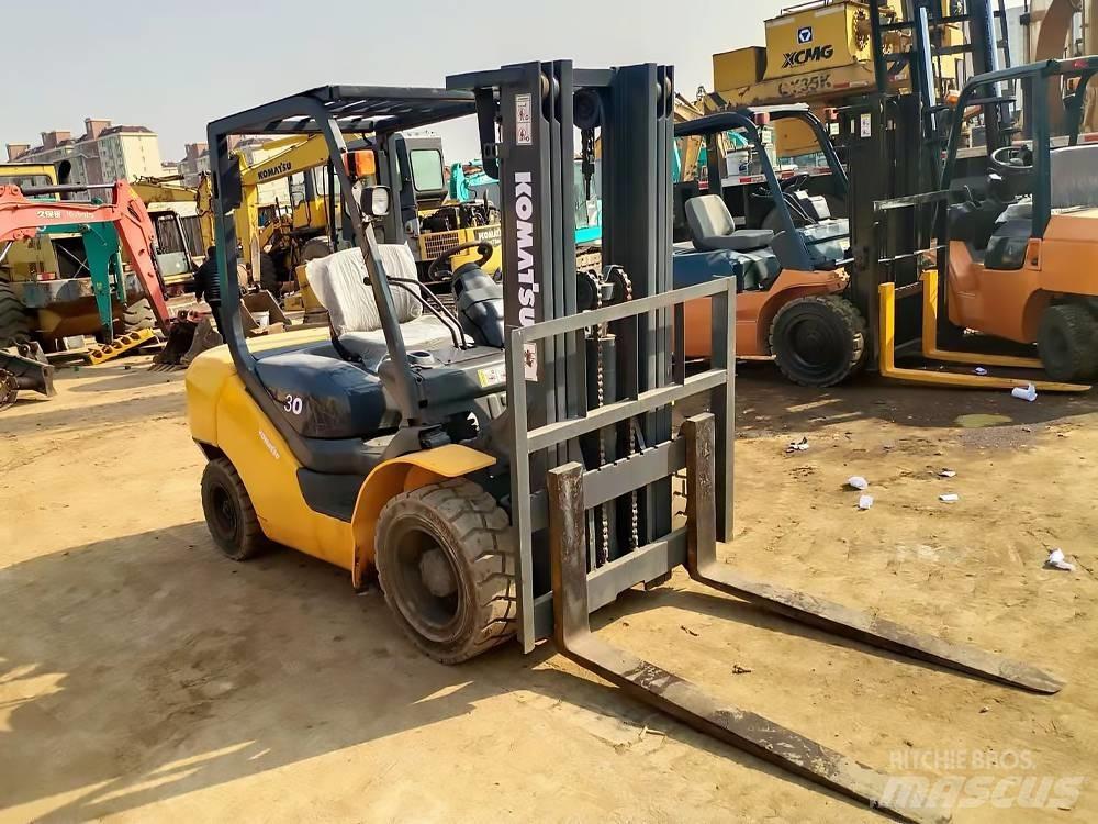 Komatsu FD 30 T-16 Diesel Trucker