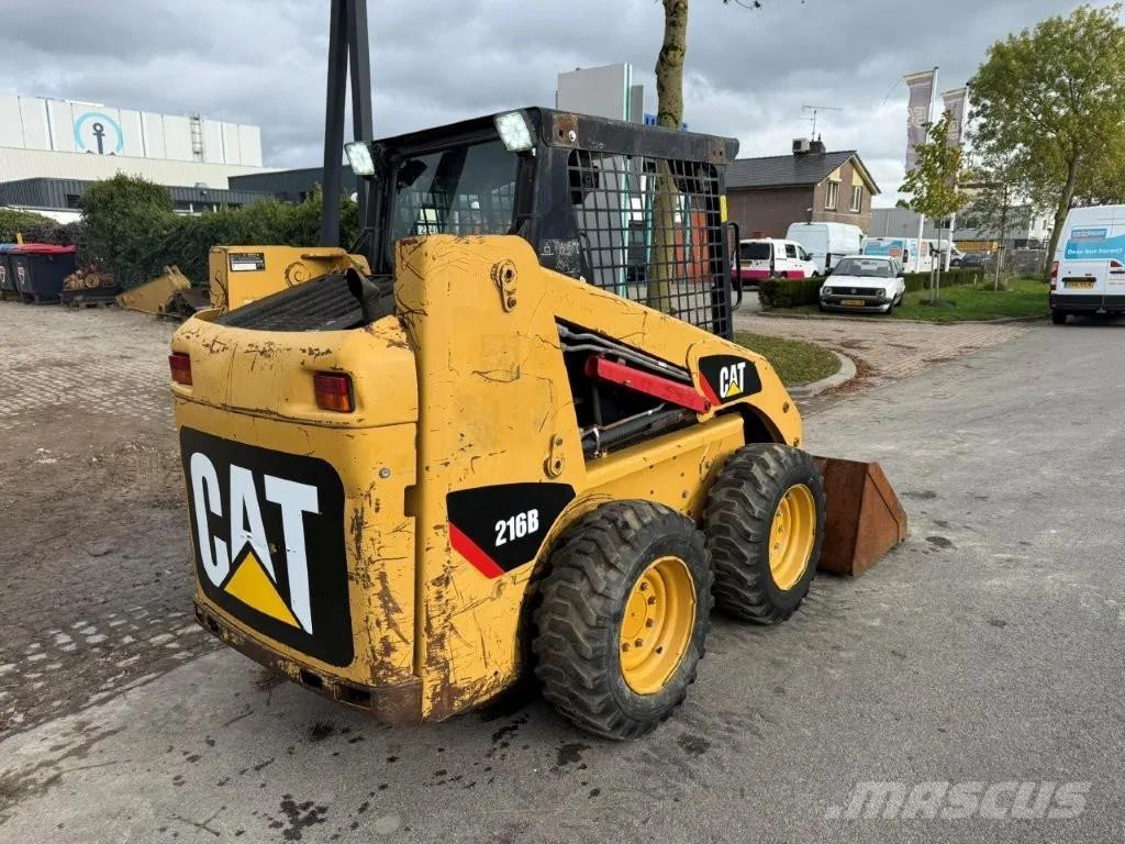 CAT 216B (226B) Kompaktlastere