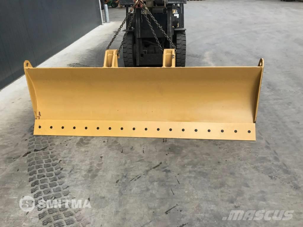 Komatsu QR Kniver