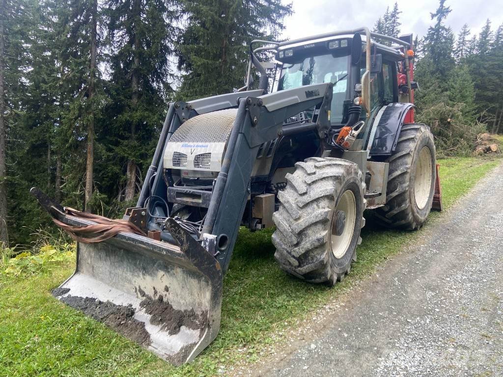 Valtra T 162 Traktor med skogsutstyr