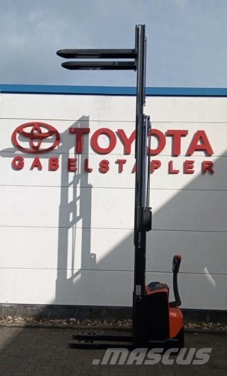 Toyota SWE120L Stablere