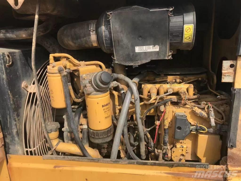 CAT D 5 K Dozere Beltegående