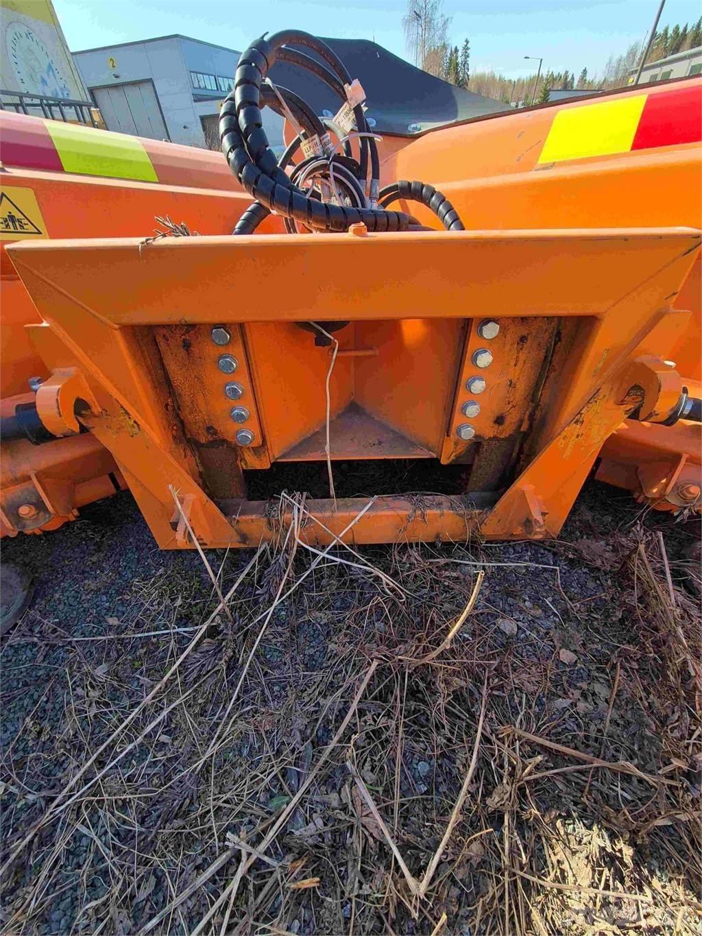 FMG nivelaura 390 Snøploger- og skjær