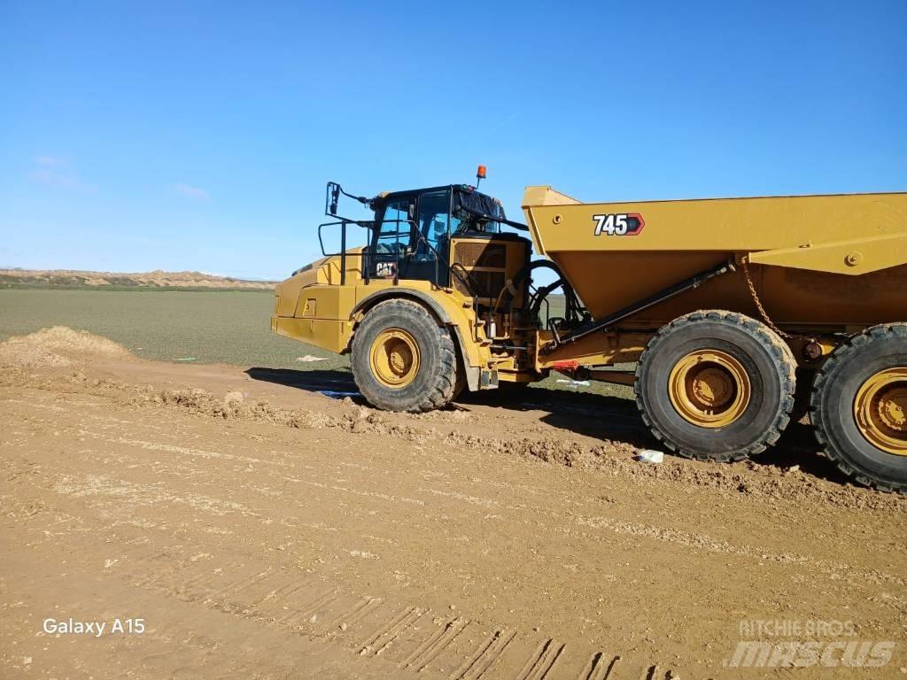 CAT 745 Rammestyrte Dumpere
