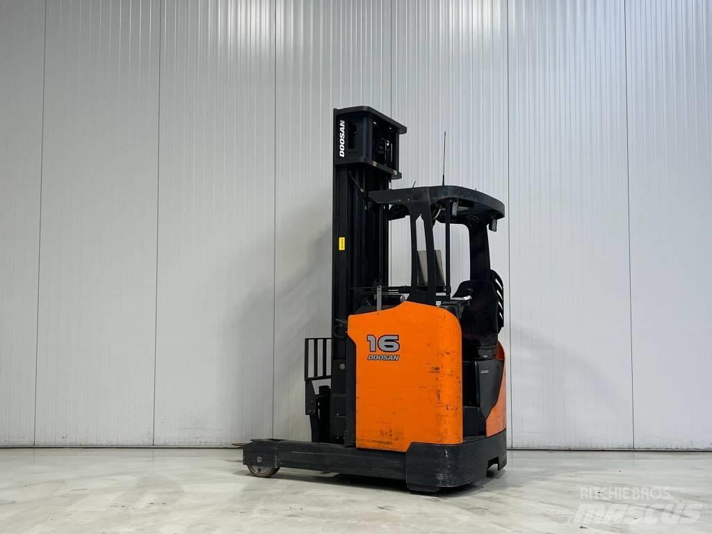 Doosan BR16JW-7 PLUS Skyvemasttruck