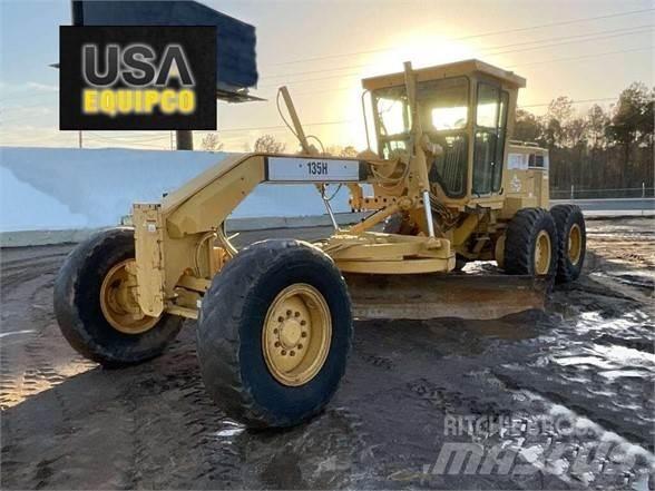 CAT 135H Veihøvler