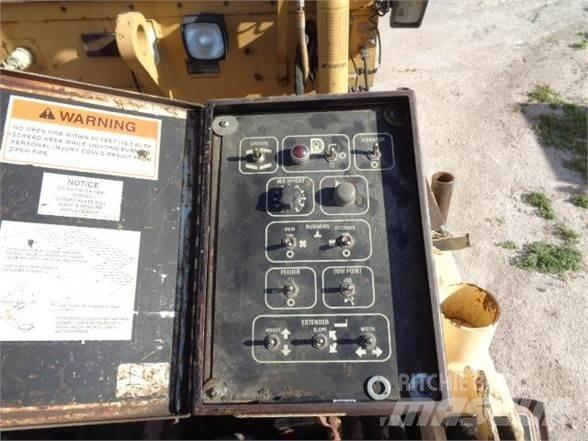 CAT AP-1000B Asfaltutleggere