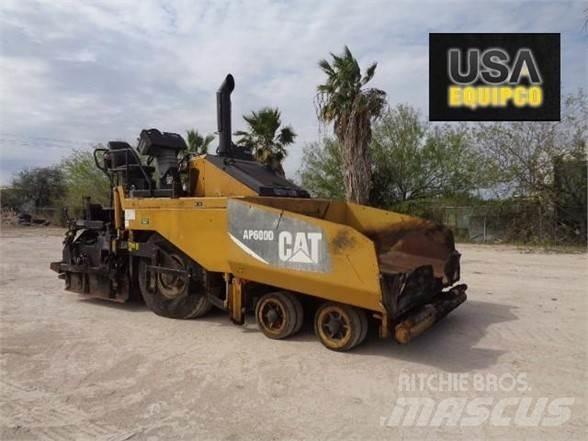 CAT AP-600D Asfaltutleggere