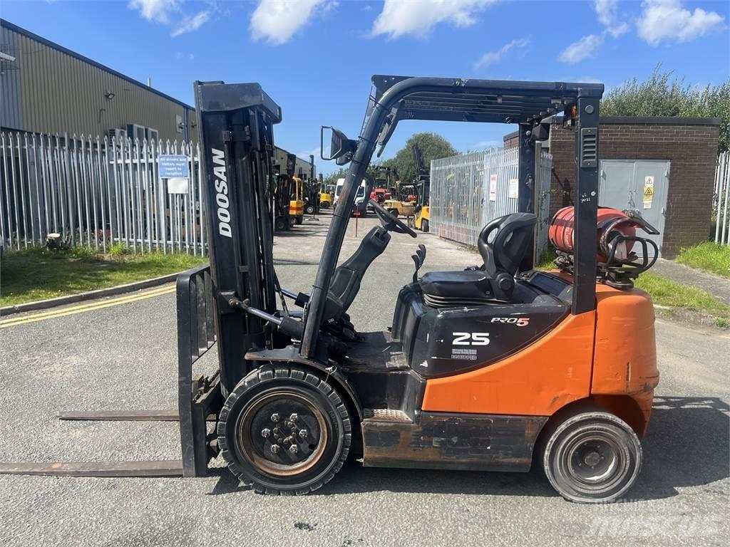 Doosan G25P-5 Propan trucker
