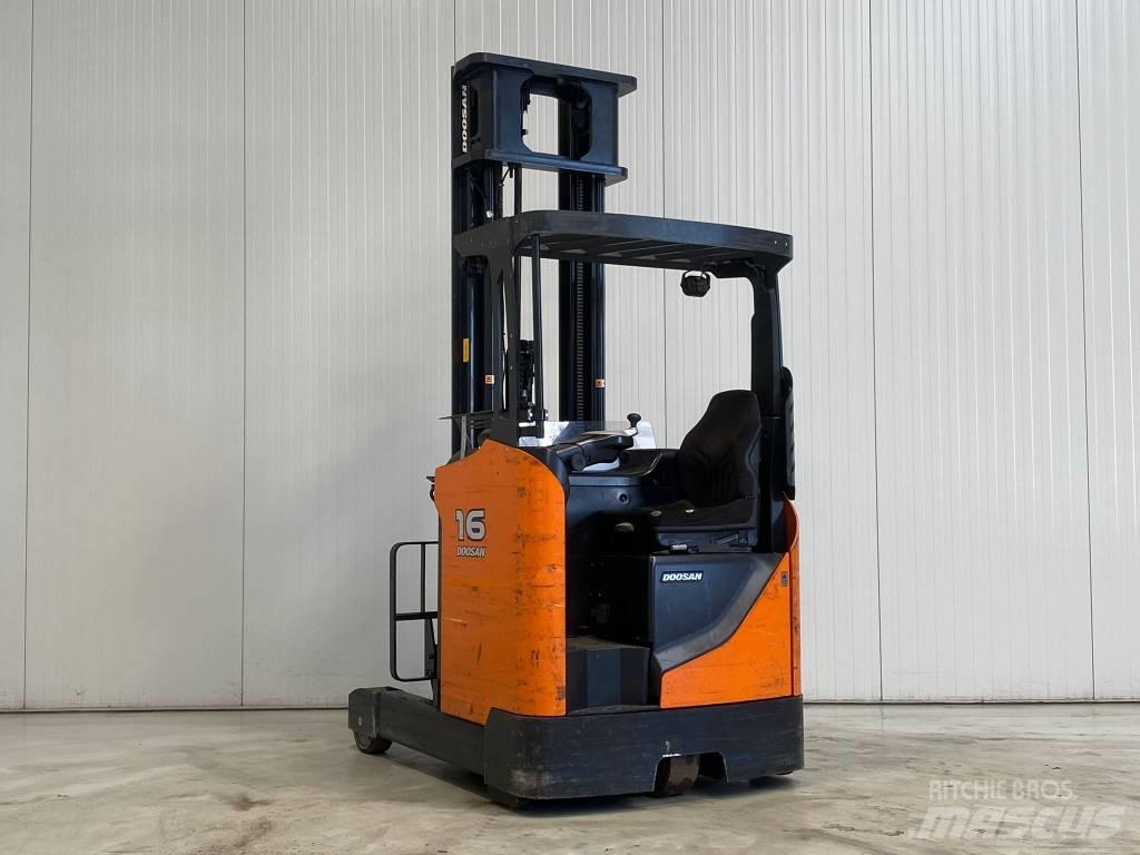 Doosan BR16JW- 7 PLUS Skyvemasttruck
