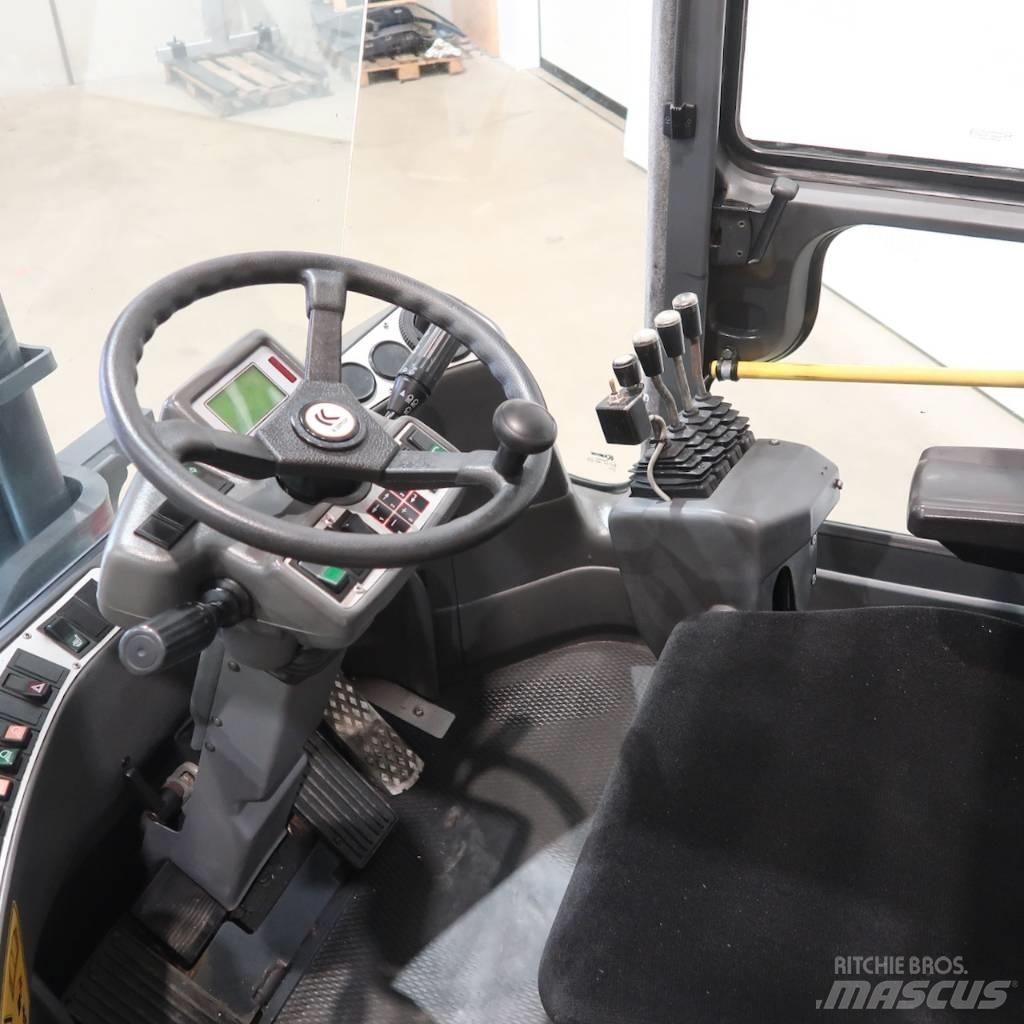 Kalmar DCE80-6 Diesel Trucker