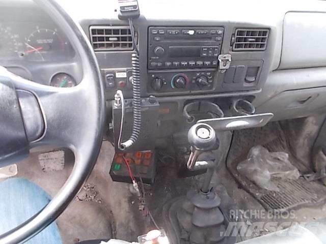 Ford 750 XLT Andre lastebiler