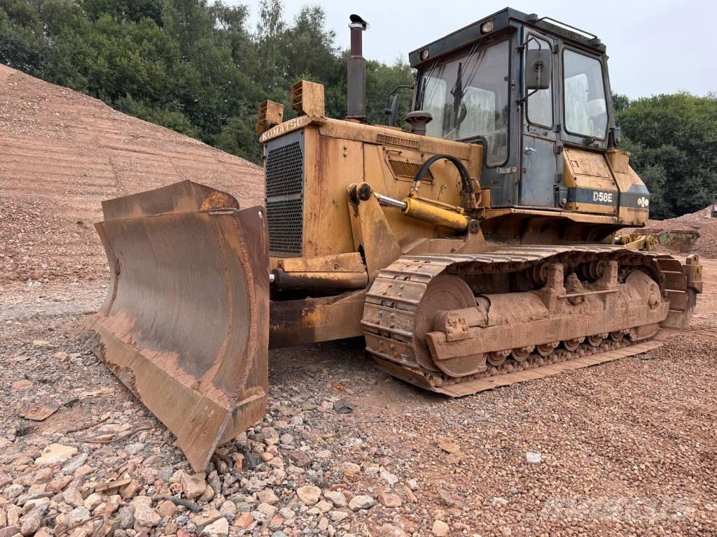 Komatsu D58E-1 Dozere Beltegående